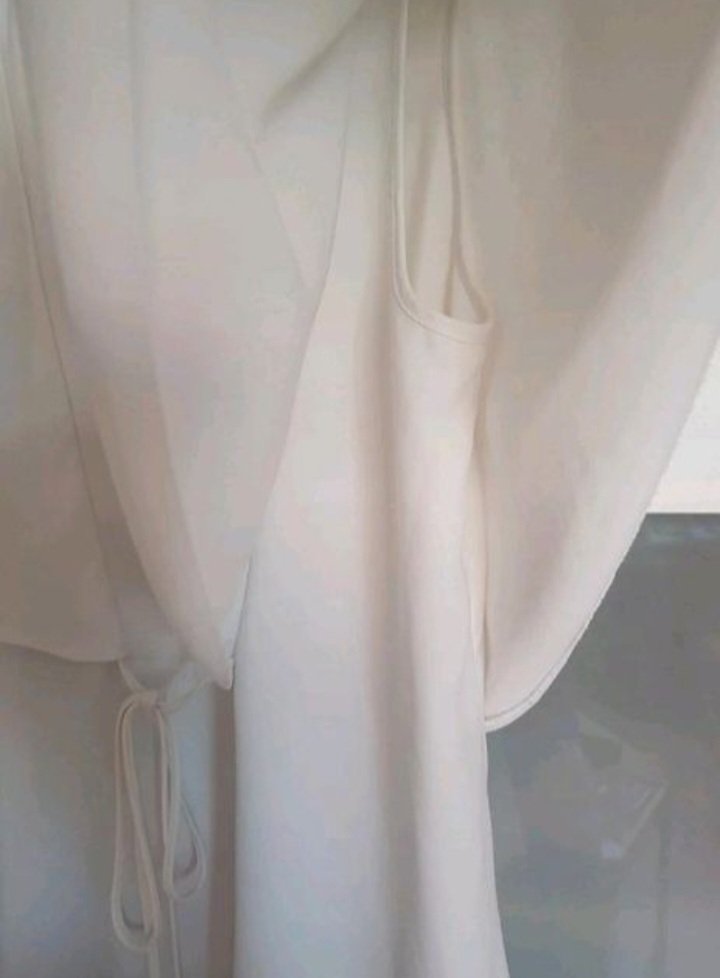 Wie neu ~ Festliche Bluse mit integr. Top (v.River Island), Gr.M
