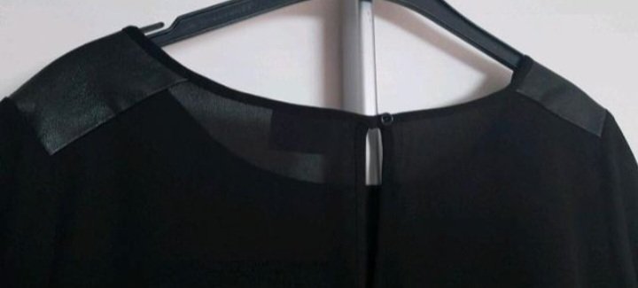 Wie neu ~ Edle Chiffon-Bluse, schwarz mit Nieten & Leder, Gr.S