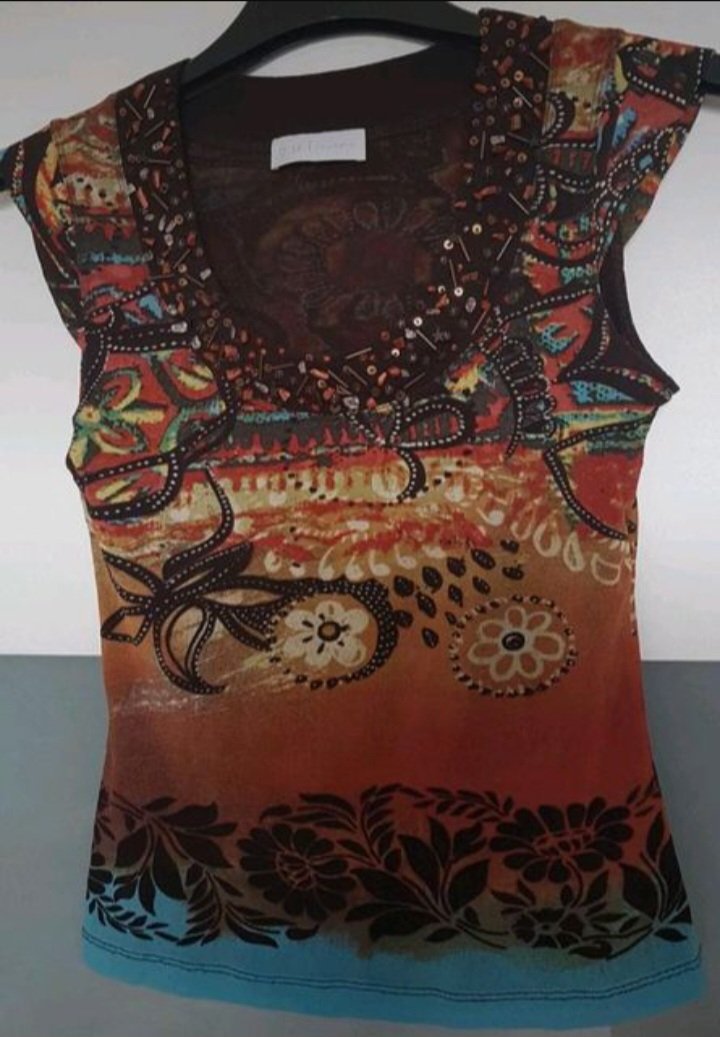 Neuw. ~ Qualitativ hochwertiges Sommer-Top (v.oui moments), Gr.S, bunt