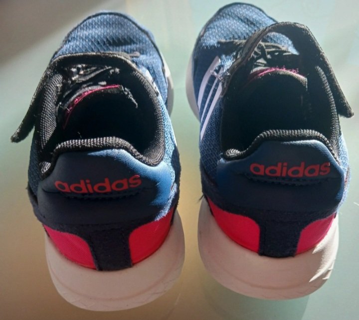 Schöne, leichte Sneaker/Sportschule (v.Adidas), Gr.32, blau/pink