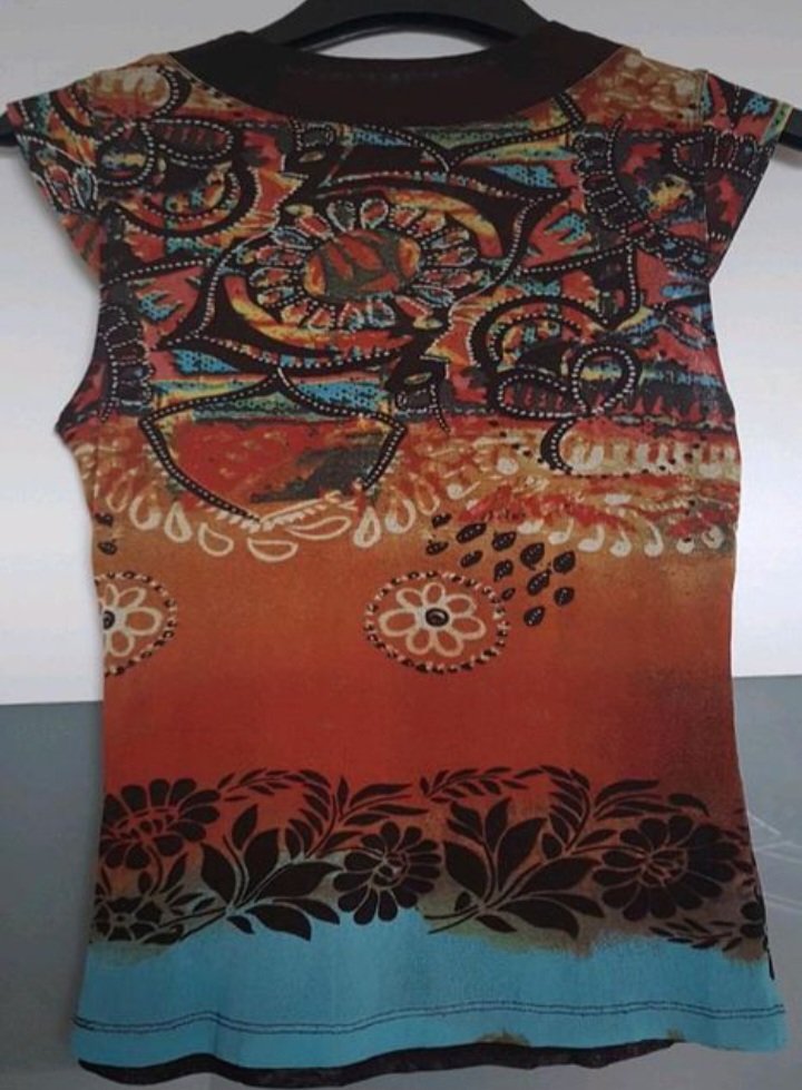 Neuw. ~ Qualitativ hochwertiges Sommer-Top (v.oui moments), Gr.S, bunt