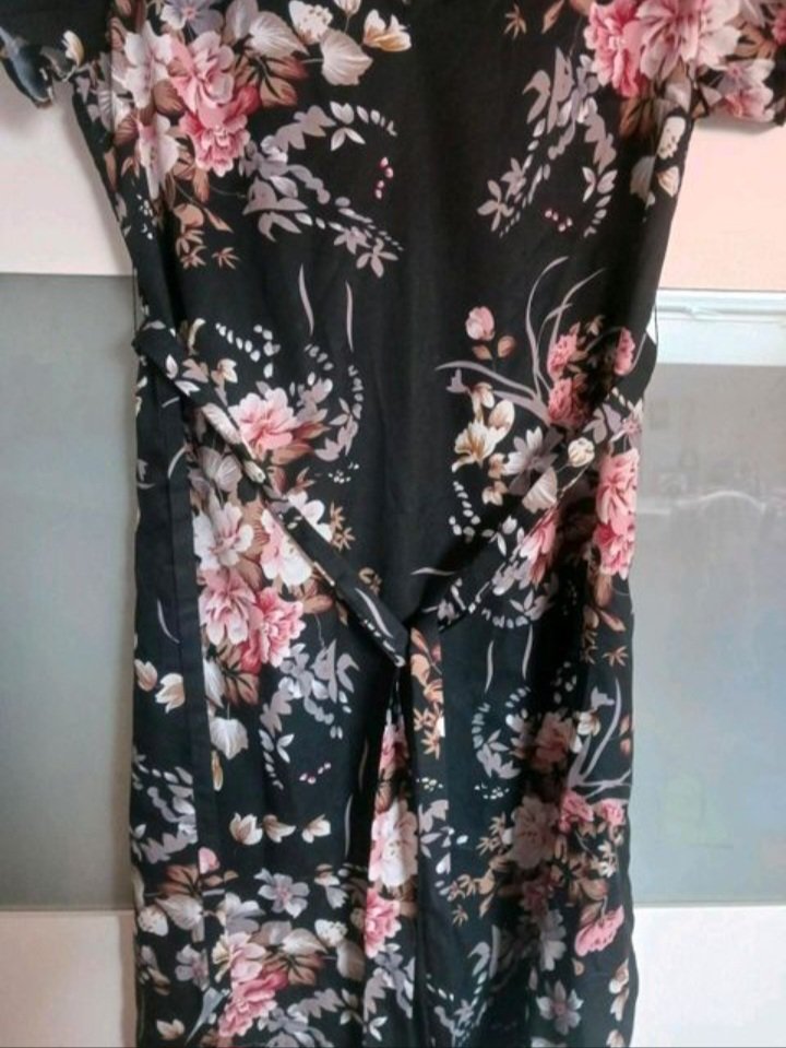 Wie neu ~ Hübsches Sommerkleid (v. Shein), Gr.M, floral