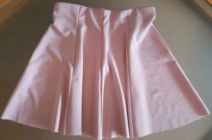 Neu - Kurzer Rock (v.C&A/Elements Collection), rosé, Gr.36