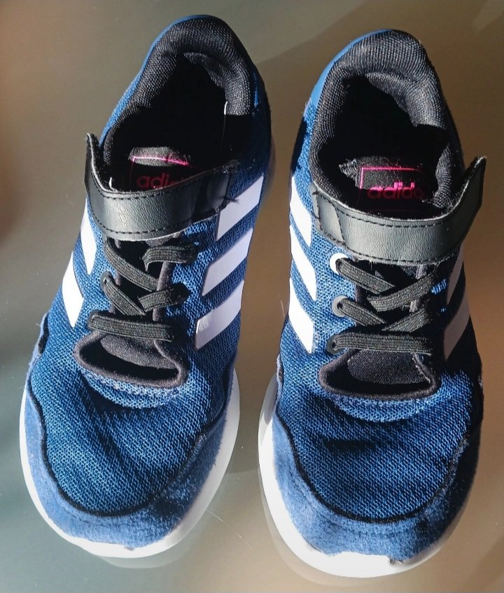 Schöne, leichte Sneaker/Sportschule (v.Adidas), Gr.32, blau/pink