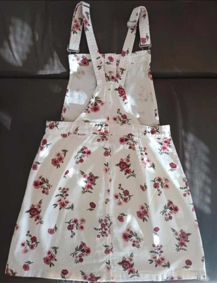 Neuw. ~ Süßes Latzkleid (v.C&A), Gr.38, floral ~ Sommer