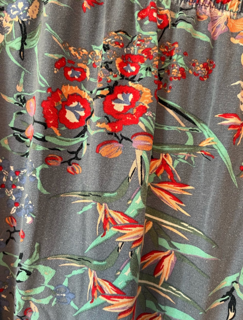 Weite Hose blau mit Blumenmuster