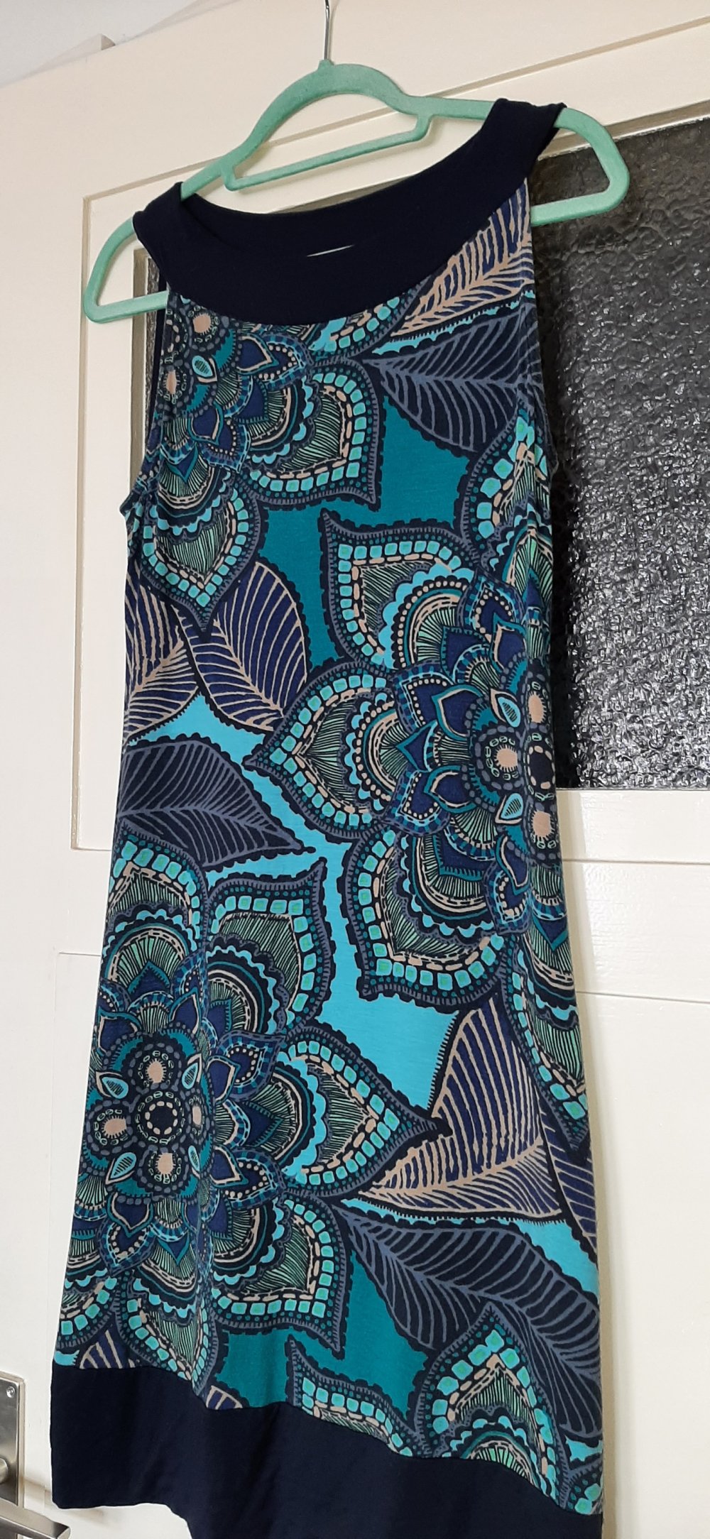 Betty Barclay Sommerkleid Kurzkleid, dunkelblau und bunt, 38 S tolle Muster floral sommerlich Minikleid 