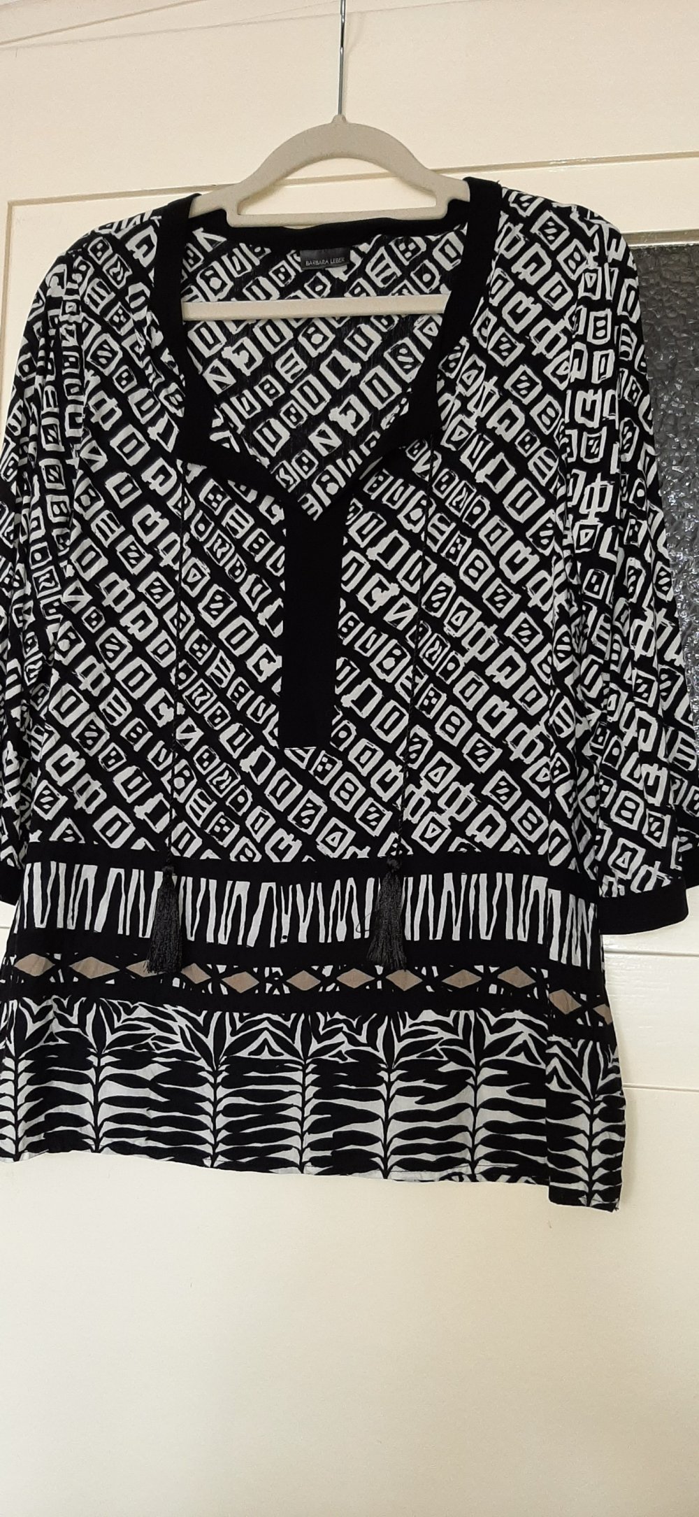 Barbara Lebek Bluse Afro schwarz weiß leichte Sommerbluse L 42 grafisches Muster