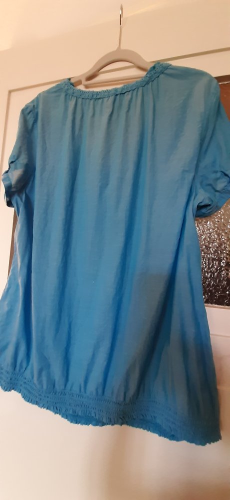 Cecil L 44 lockere Bluse Halbarm geknöpft vorne zum Binden und Bündchen an der Taille wunderschön schillerndes Blau Himmelblau 