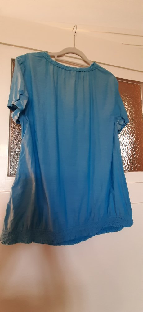 Cecil L 44 lockere Bluse Halbarm geknöpft vorne zum Binden und Bündchen an der Taille wunderschön schillerndes Blau Himmelblau 