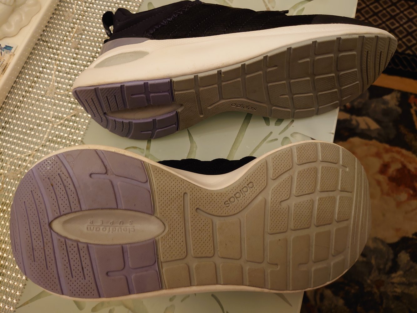 leichter Sportschuh von Adidas