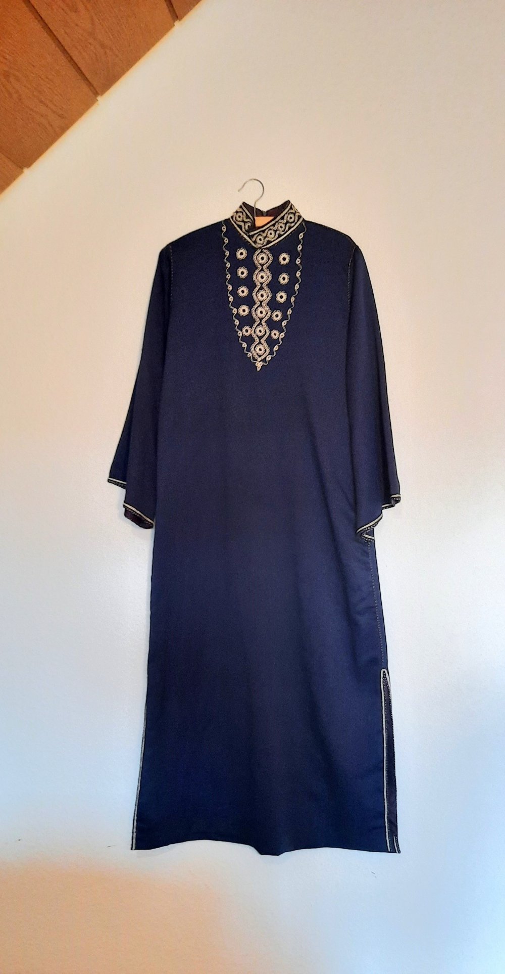 Neues Abaya/Kaftan/ Takschita marokkanisches Kleid Handarbeit gold blau