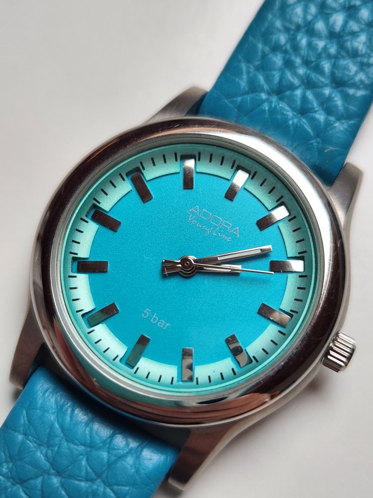 Blaue Leder Armanduhr von Adora