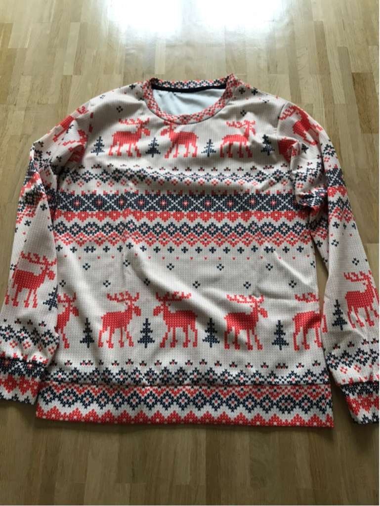 Pyjama / Jogginganzug mit Rentier Motiv 