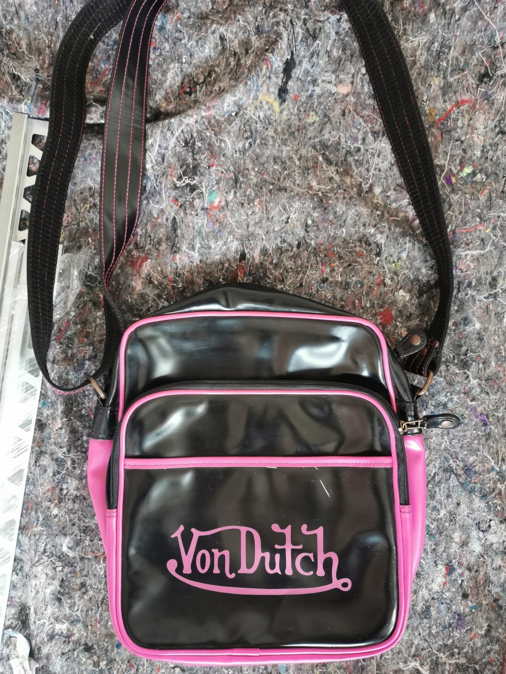 Umhängetasche Schultasche Von Dutch Vintage schwarz pink