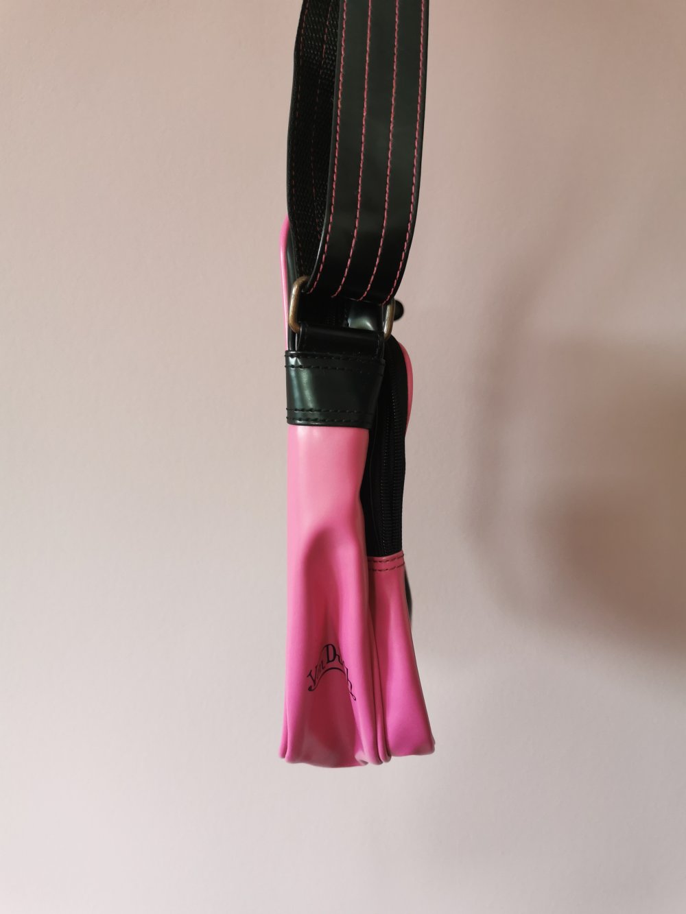 Umhängetasche Schultasche Von Dutch Vintage schwarz pink