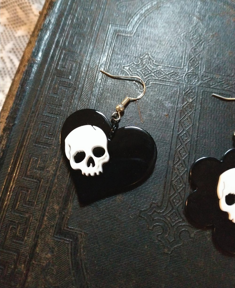 Gothic Statement Schädel Totenkopf Ohrringe Goth Herz Blume