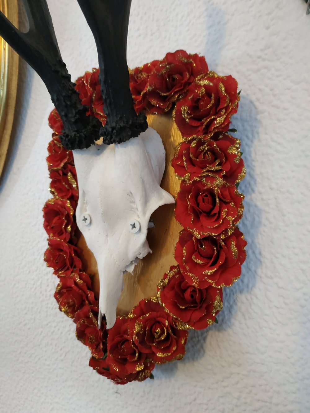 Deko Kitschig schön Rosen Gold Glitzer Landhaus Goblincore