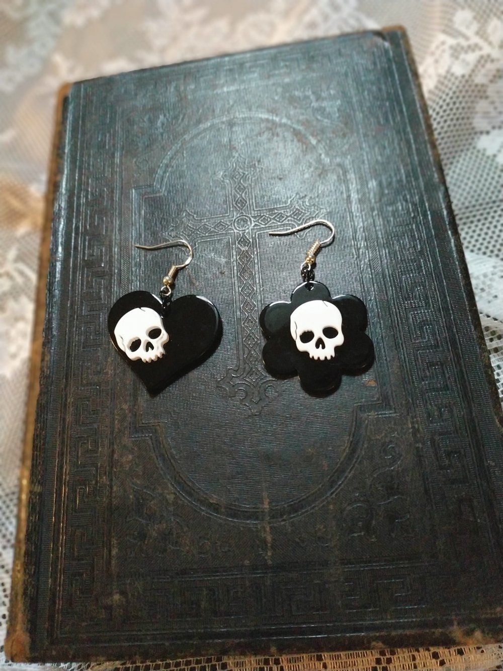 Gothic Statement Schädel Totenkopf Ohrringe Goth Herz Blume