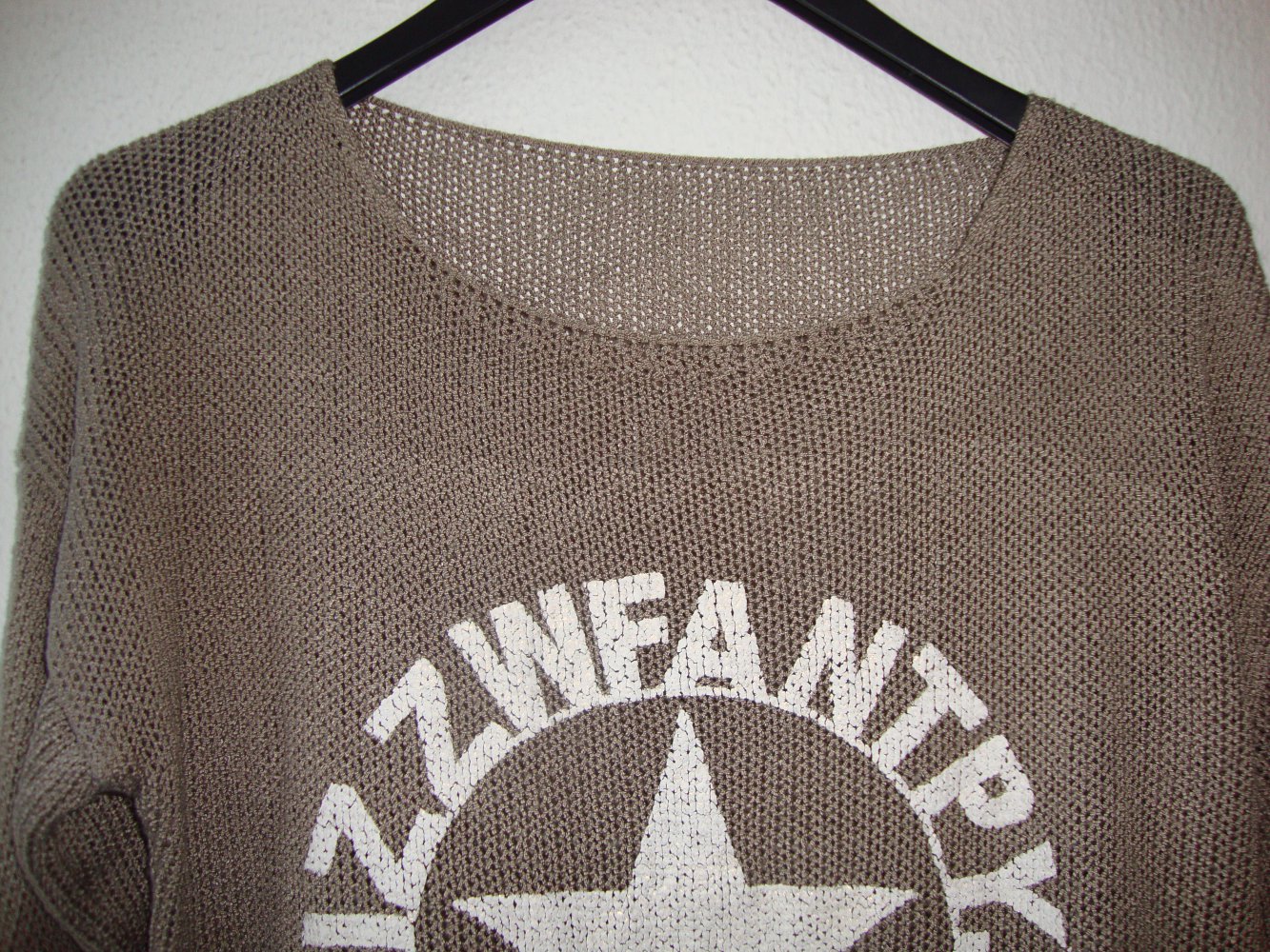 Schöner Strickpulli mit Aufdruck 