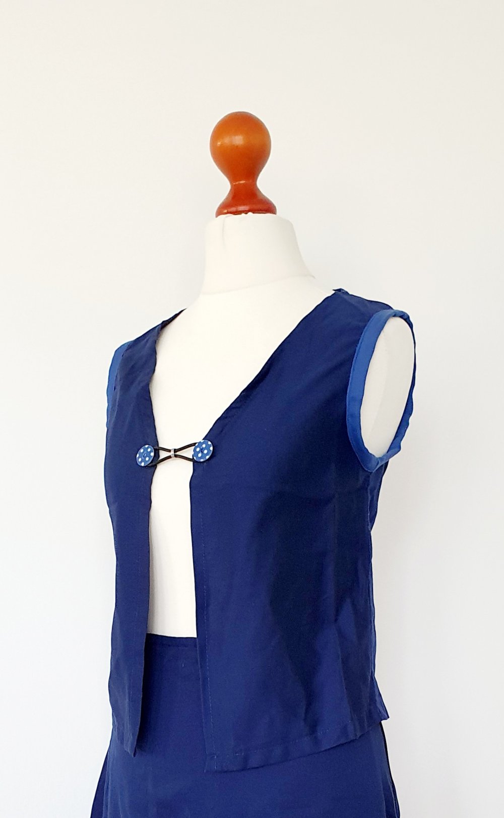 Weste mit Zierknöpfen marineblau für Mädchen