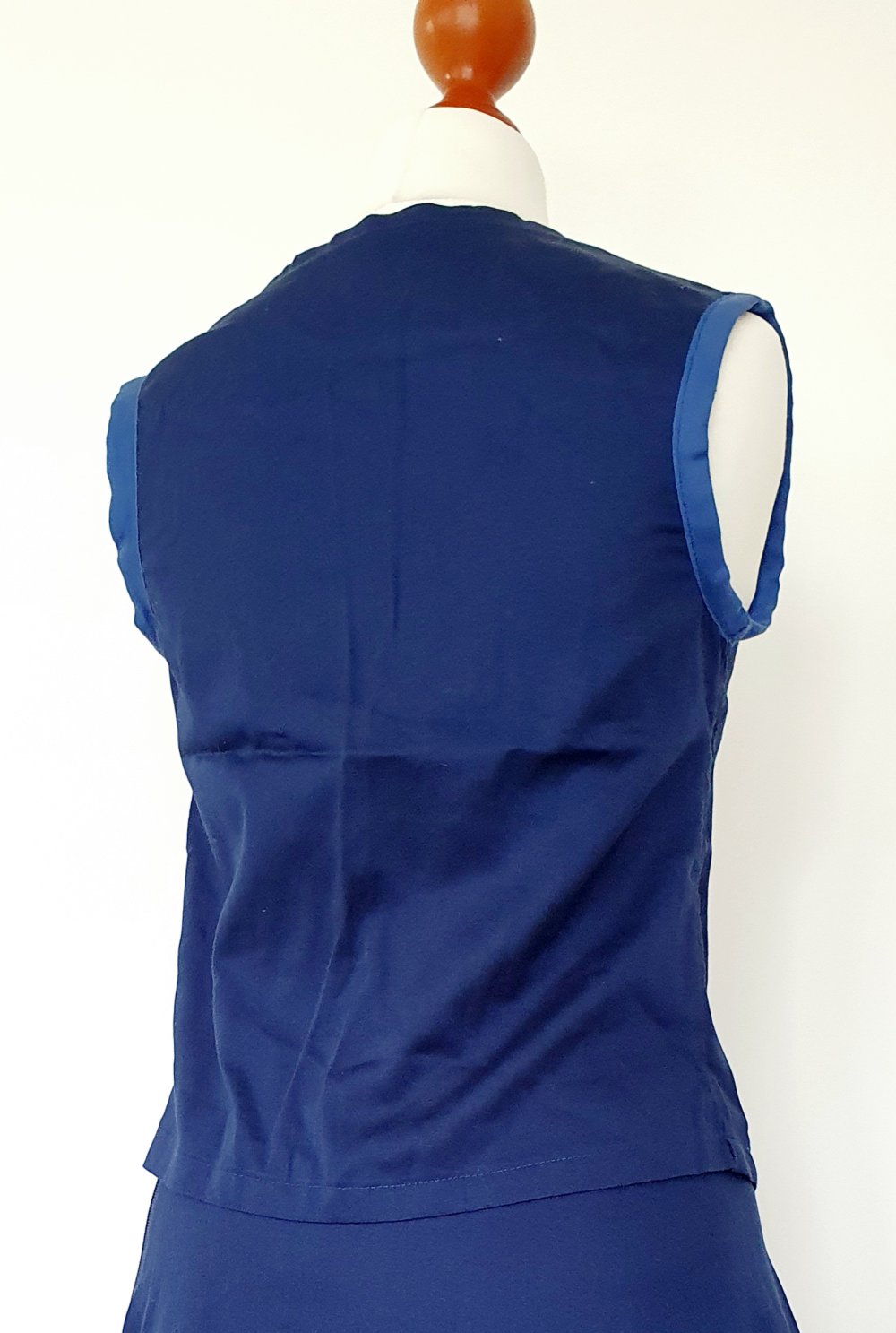 Weste mit Zierknöpfen marineblau für Mädchen