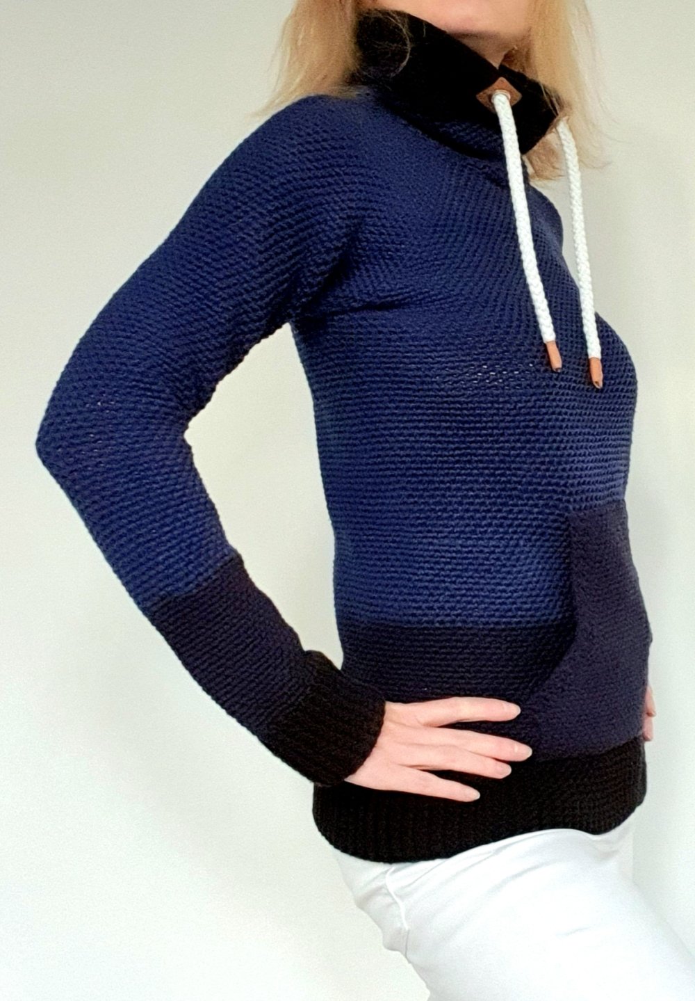 Baumwoll-Hoodie mit Kragen gehäkelt in Blautönen