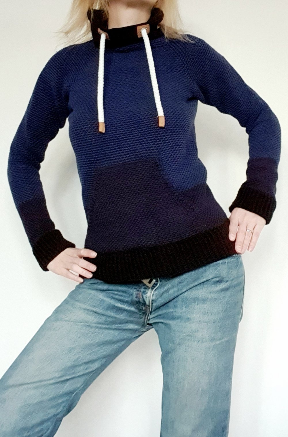 Baumwoll-Hoodie mit Kragen gehäkelt in Blautönen