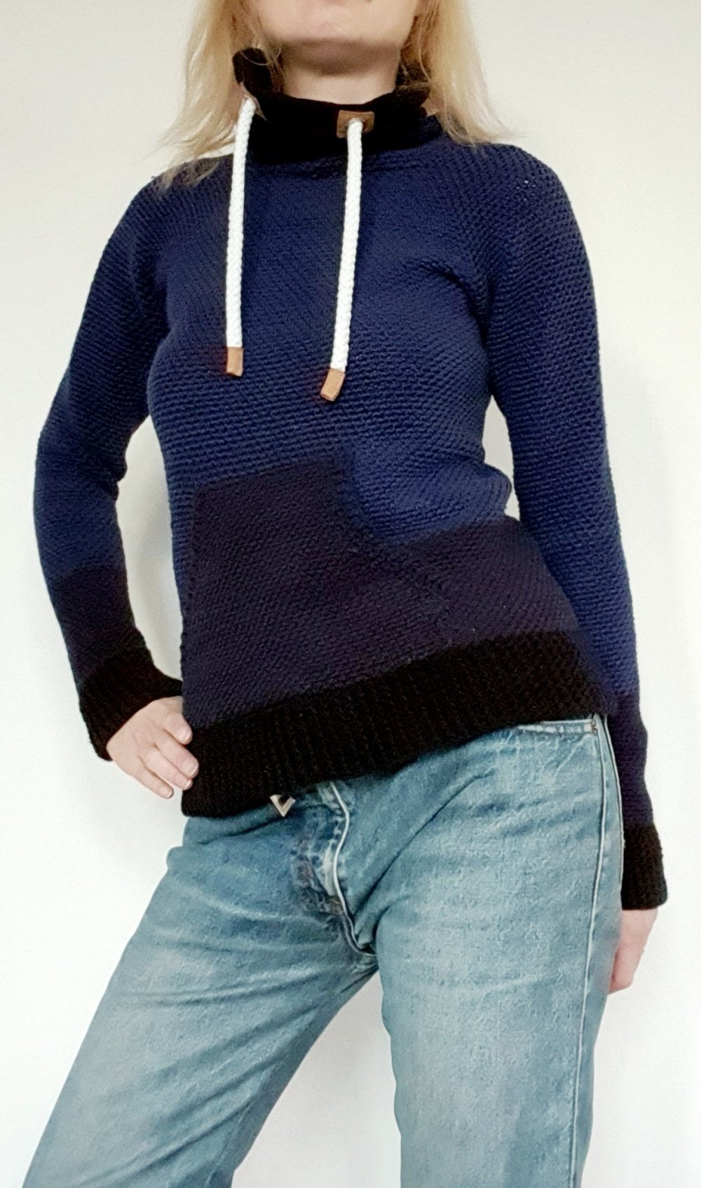 Baumwoll-Hoodie mit Kragen gehäkelt in Blautönen
