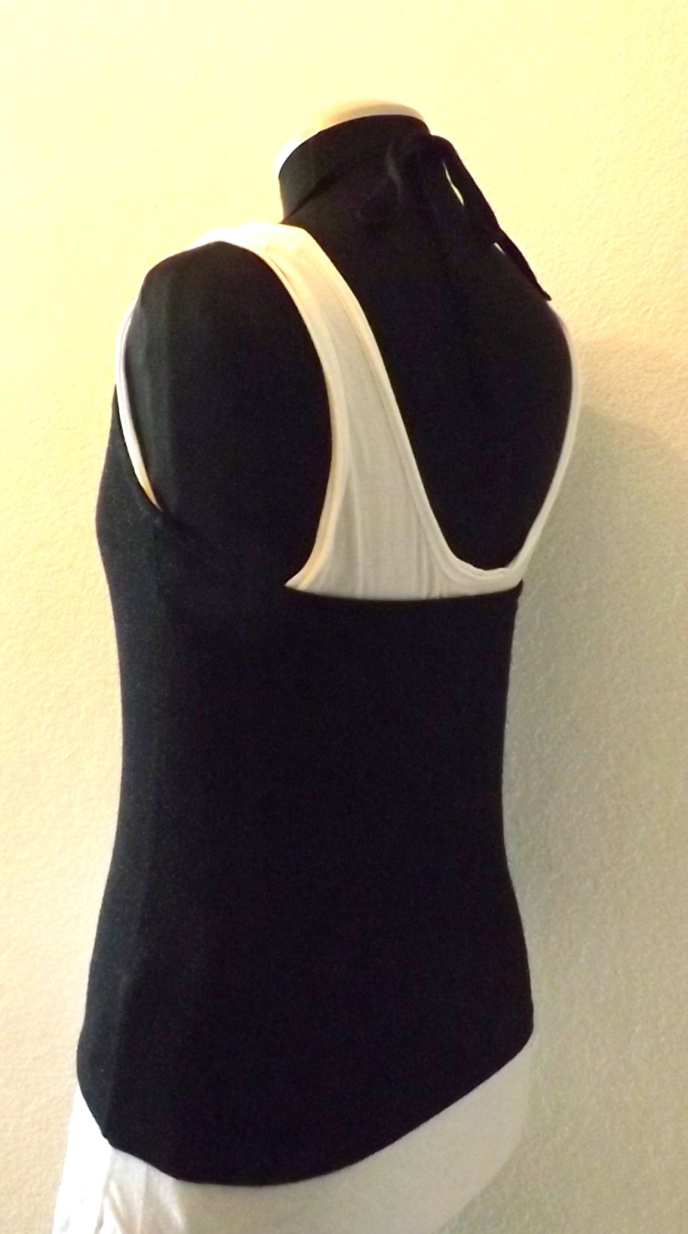 Top - M - rückenfrei - leichter Strick - schwarz mit Lurex 