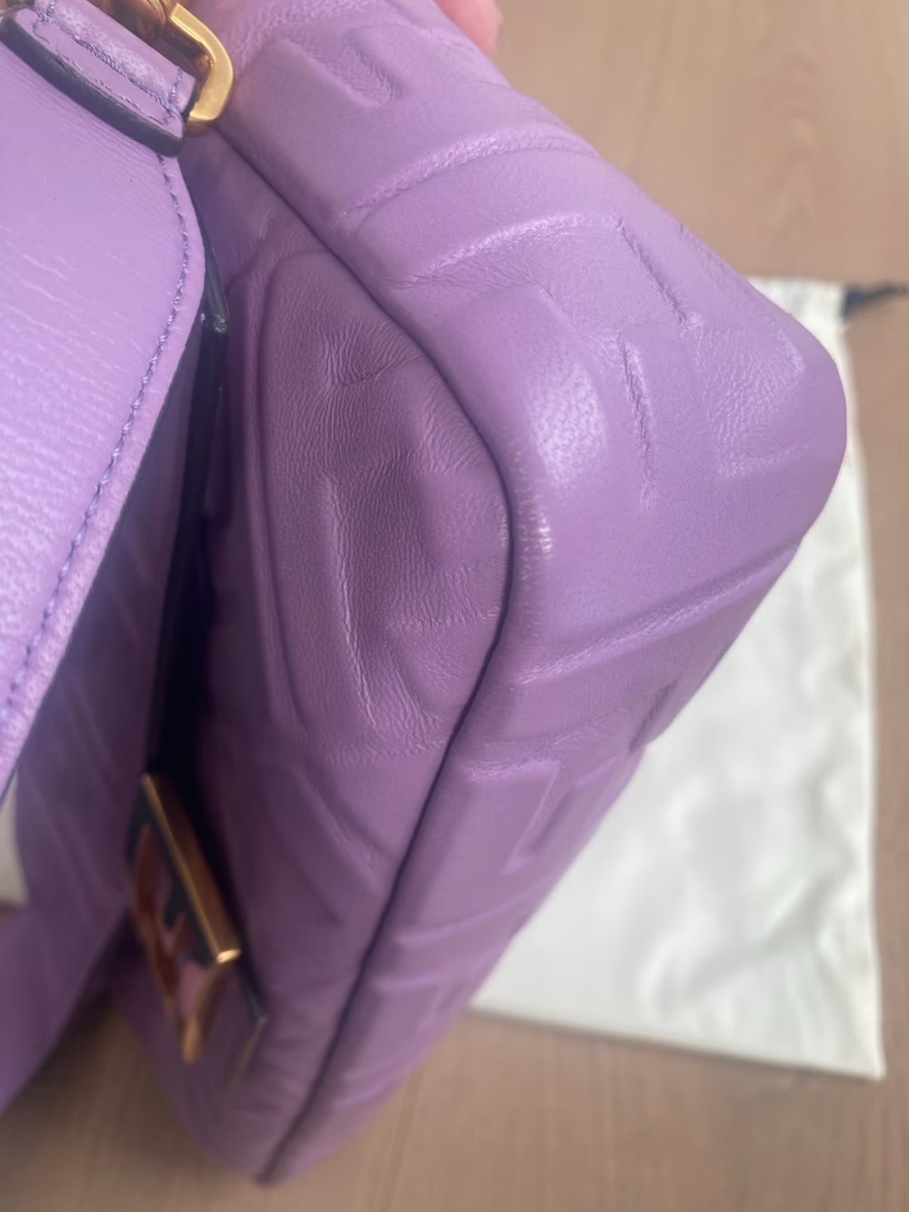 FENDI BAGUETTE Tasche medium Nappaleder violett neuwertig