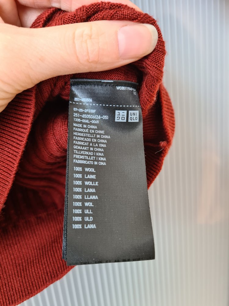 Bordeauxroter Pulli 