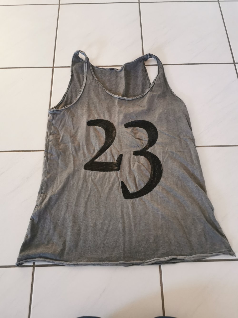 Graues Top