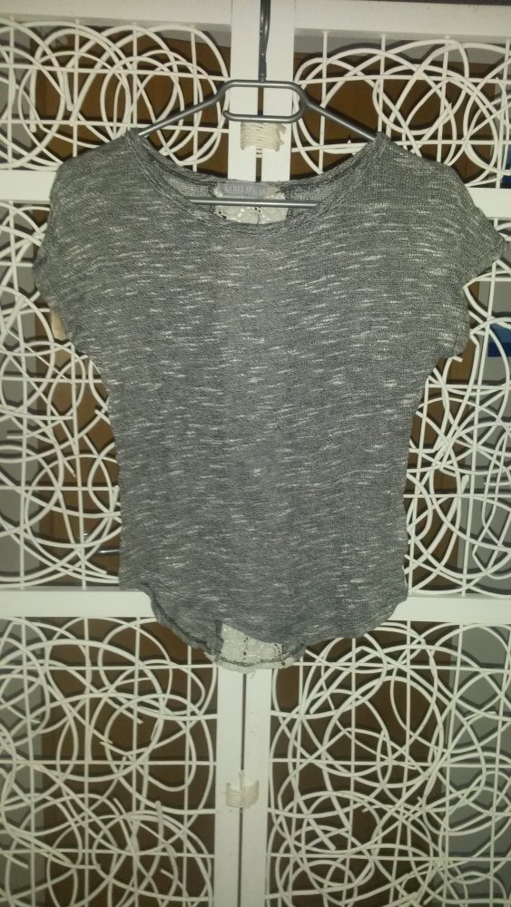 Strickshirt mit Häkelspitze