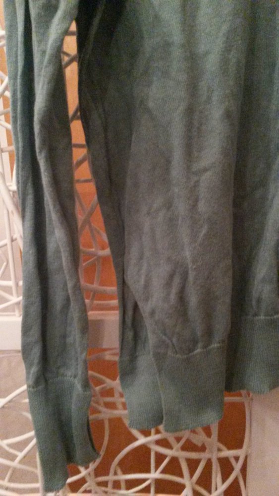 dünner Pulli mit seitlichen Schlitzen