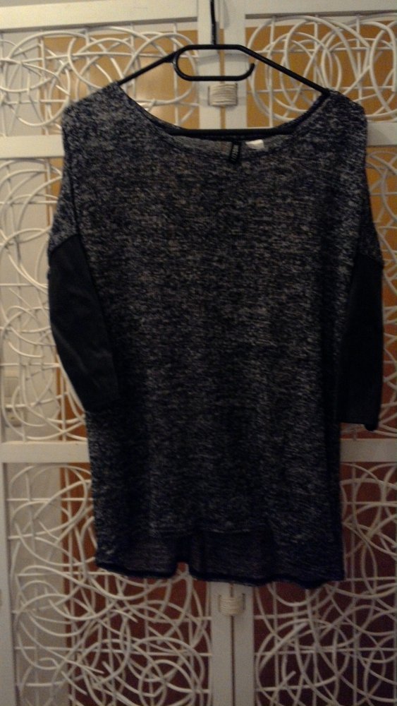 schwarzmelliertes Shirt