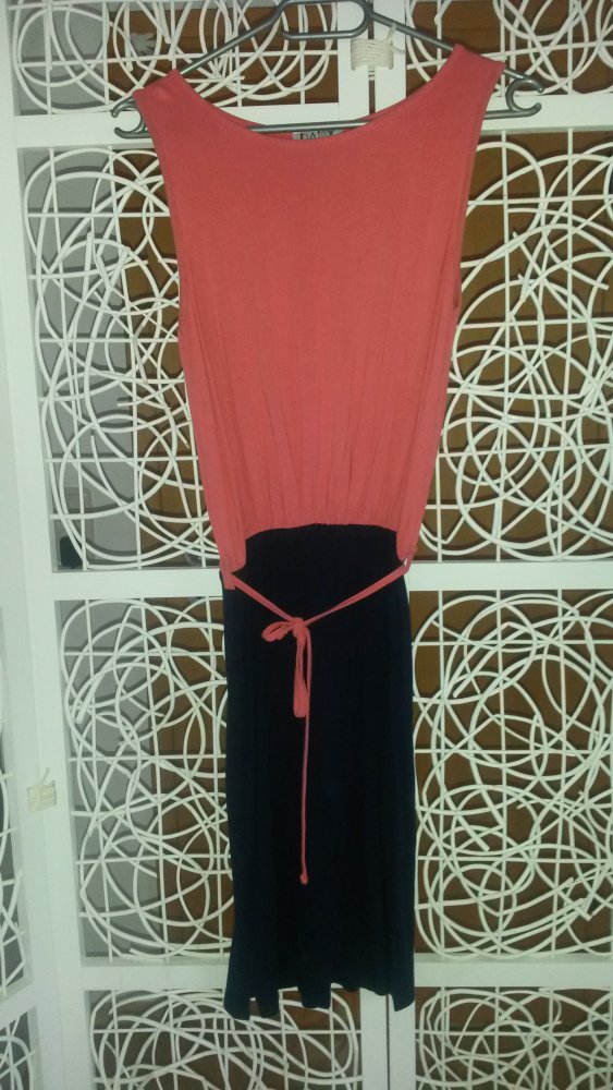zweifarbiges Sommerkleid