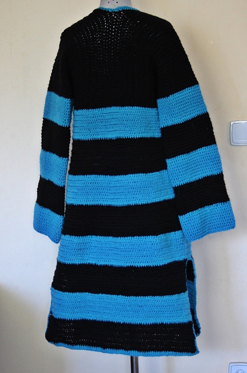 Einzigartiger, gestreifter Long Cardigan in Schwarz und Petrol, Gr.36/38