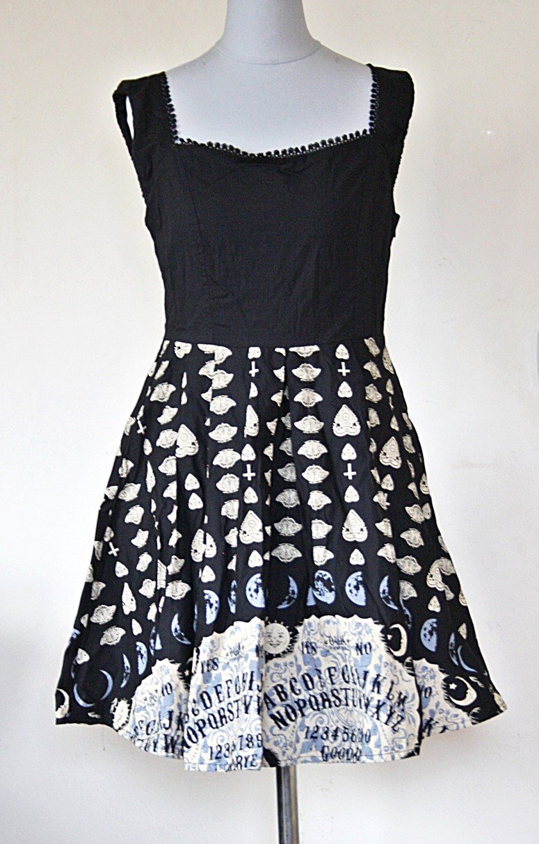Schwarz-weißes Gothic Kleid mit Oujia- und Mond-Motiven, Gr.S