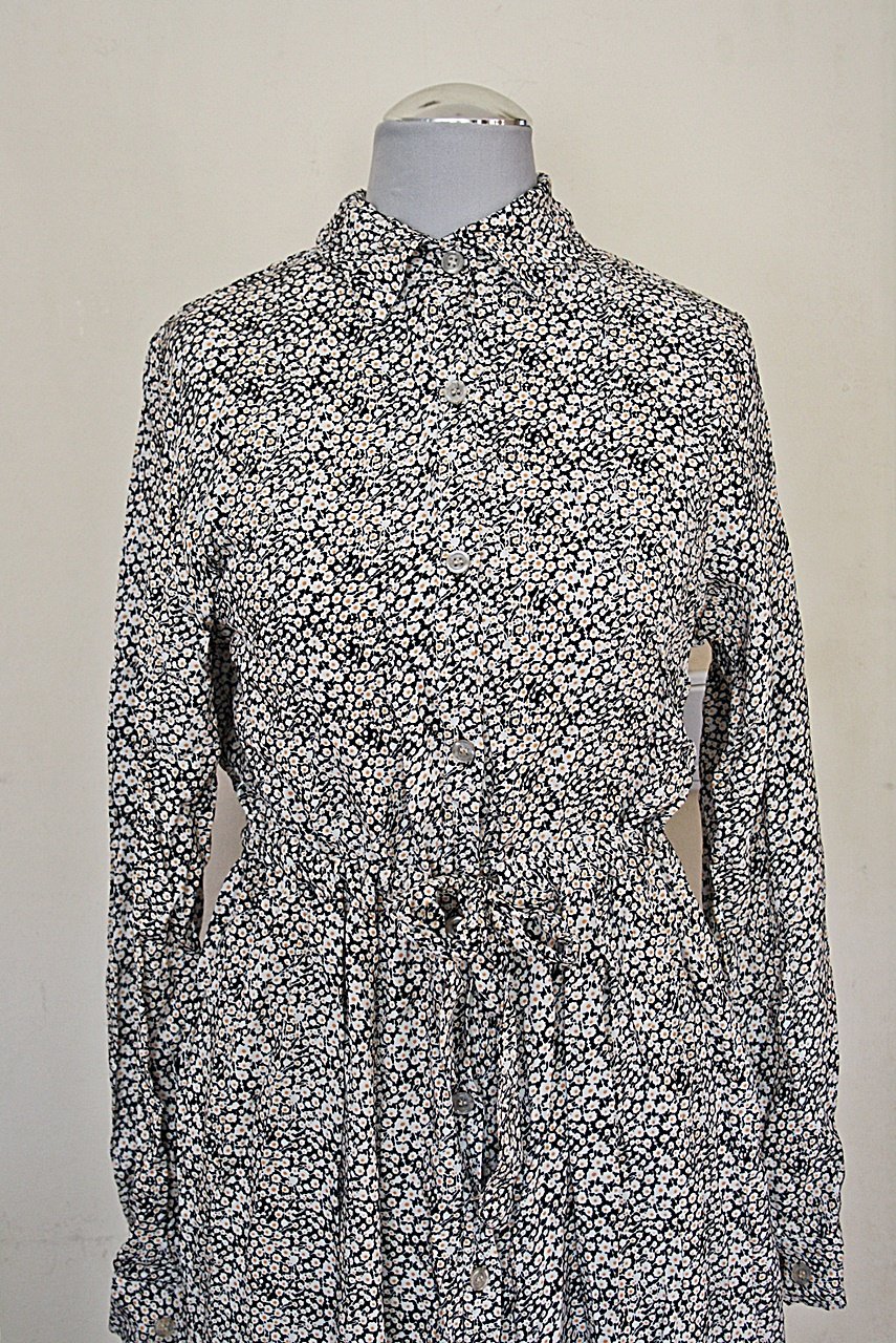 Wunderschönes, neues Maxikleid mit Streublümchen, Gr.S