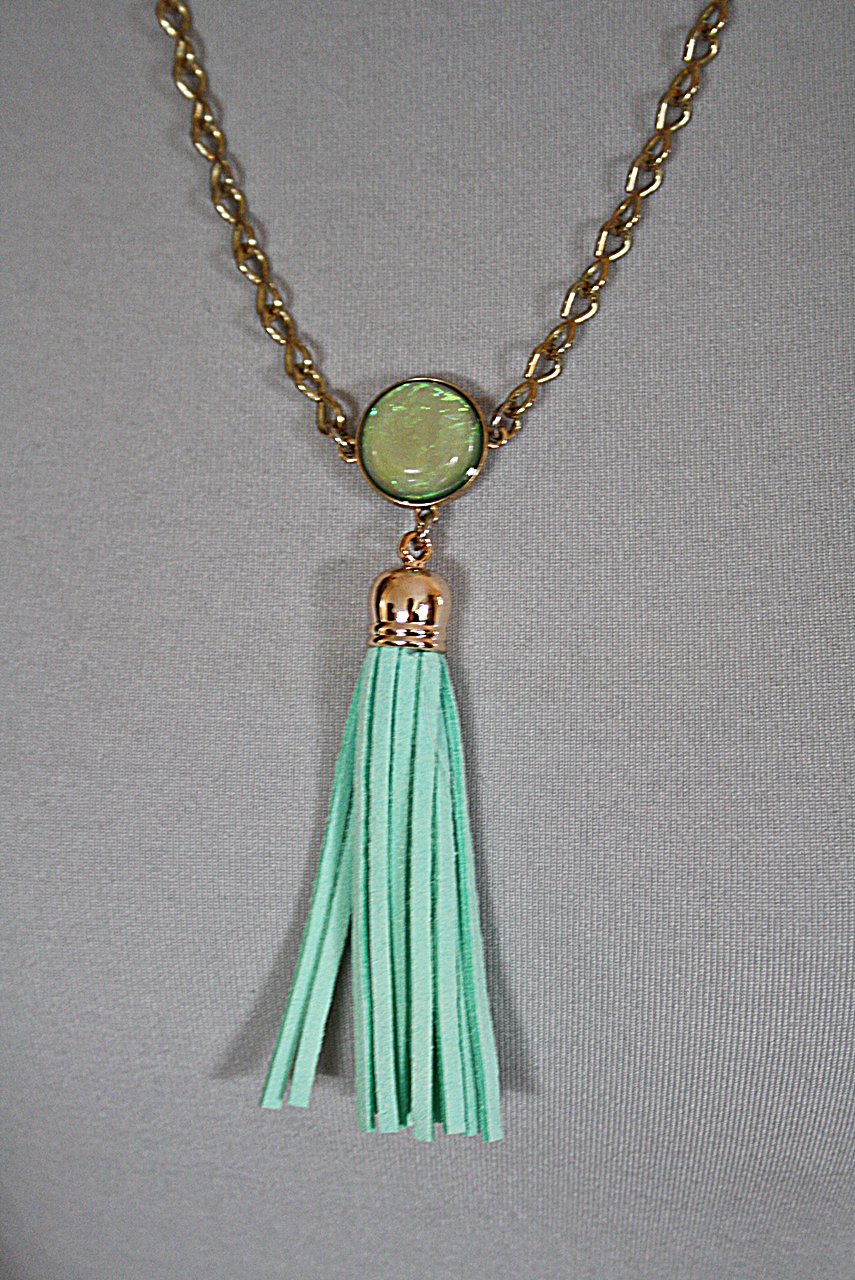 Ausgefallene, goldene Statementkette mit Quaste
