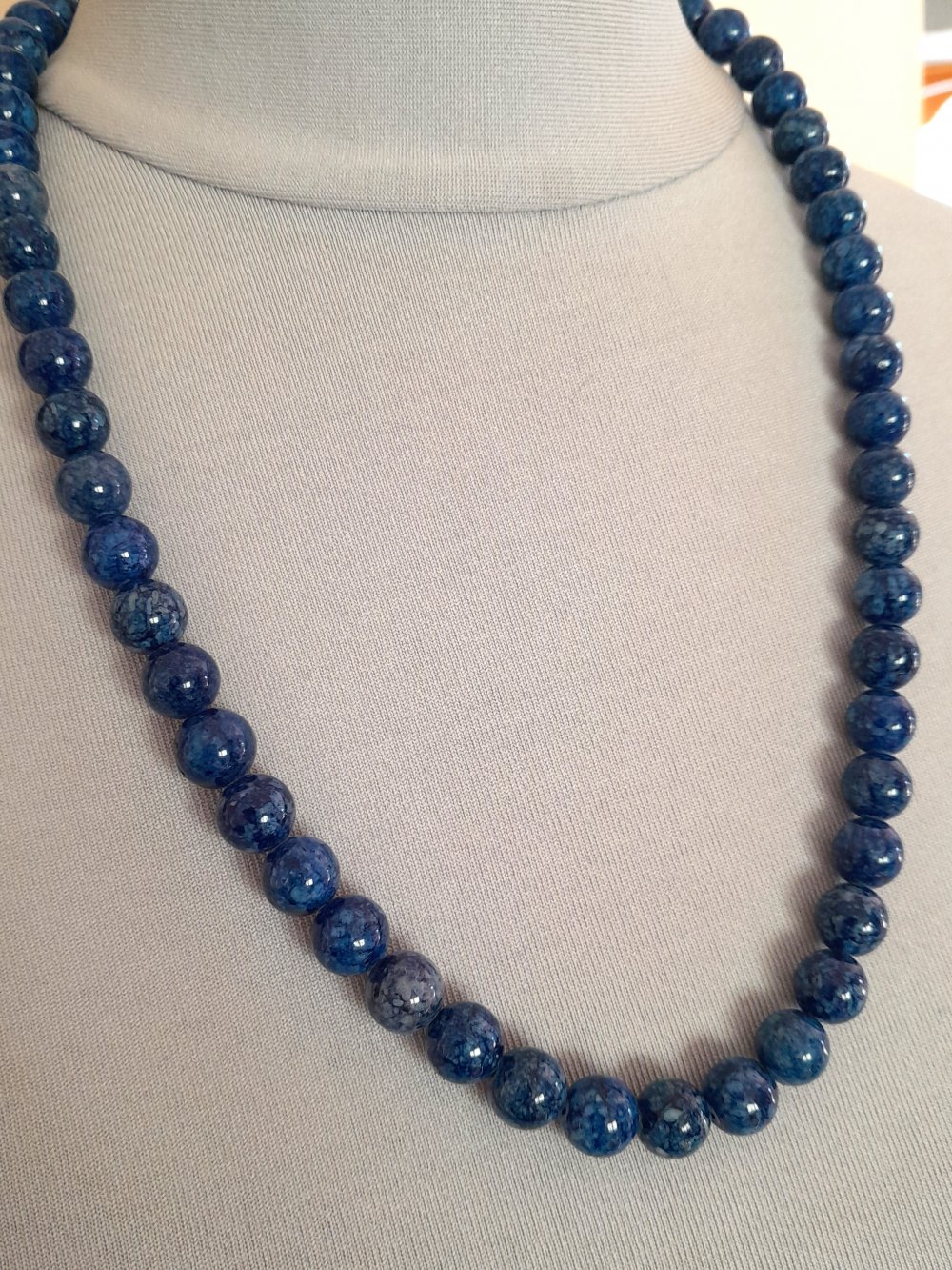 Wunderschöne, blaue Vintage Perlenkette