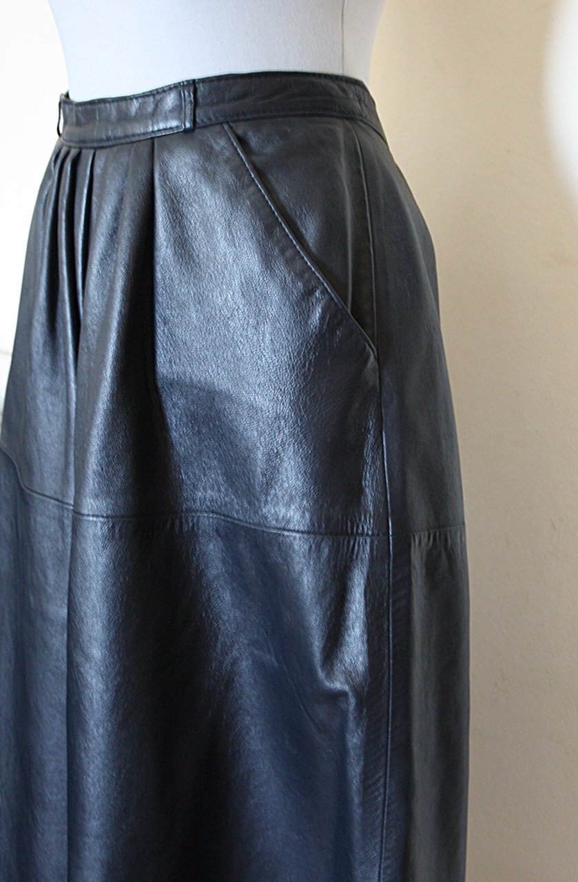 Schöner, mitternachtsblauer Vintage Midirock aus Echtleder, Gr.XS/S