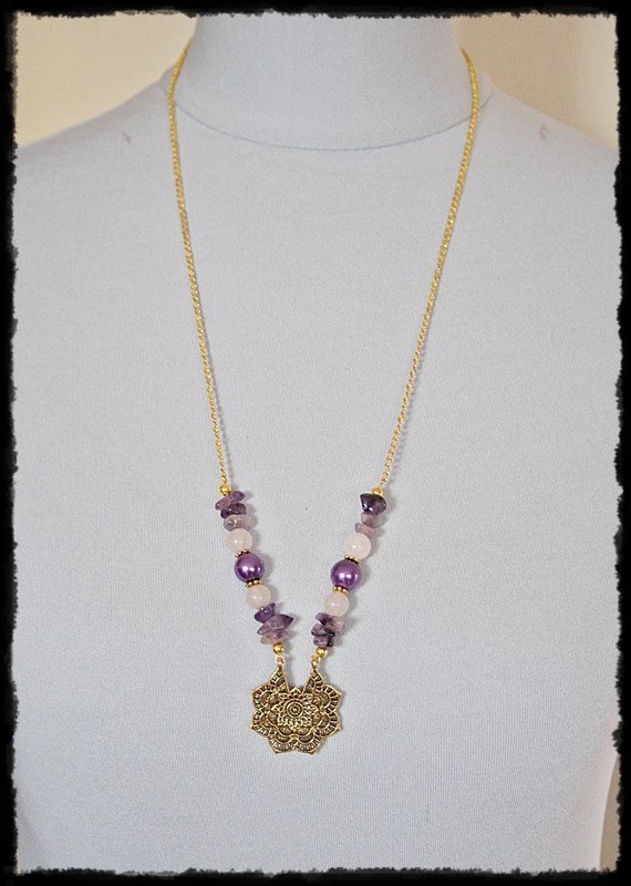 Wunderschönes, einzigartiges Mandala Collier in Gold, mit Rosenquarz und Amethyst