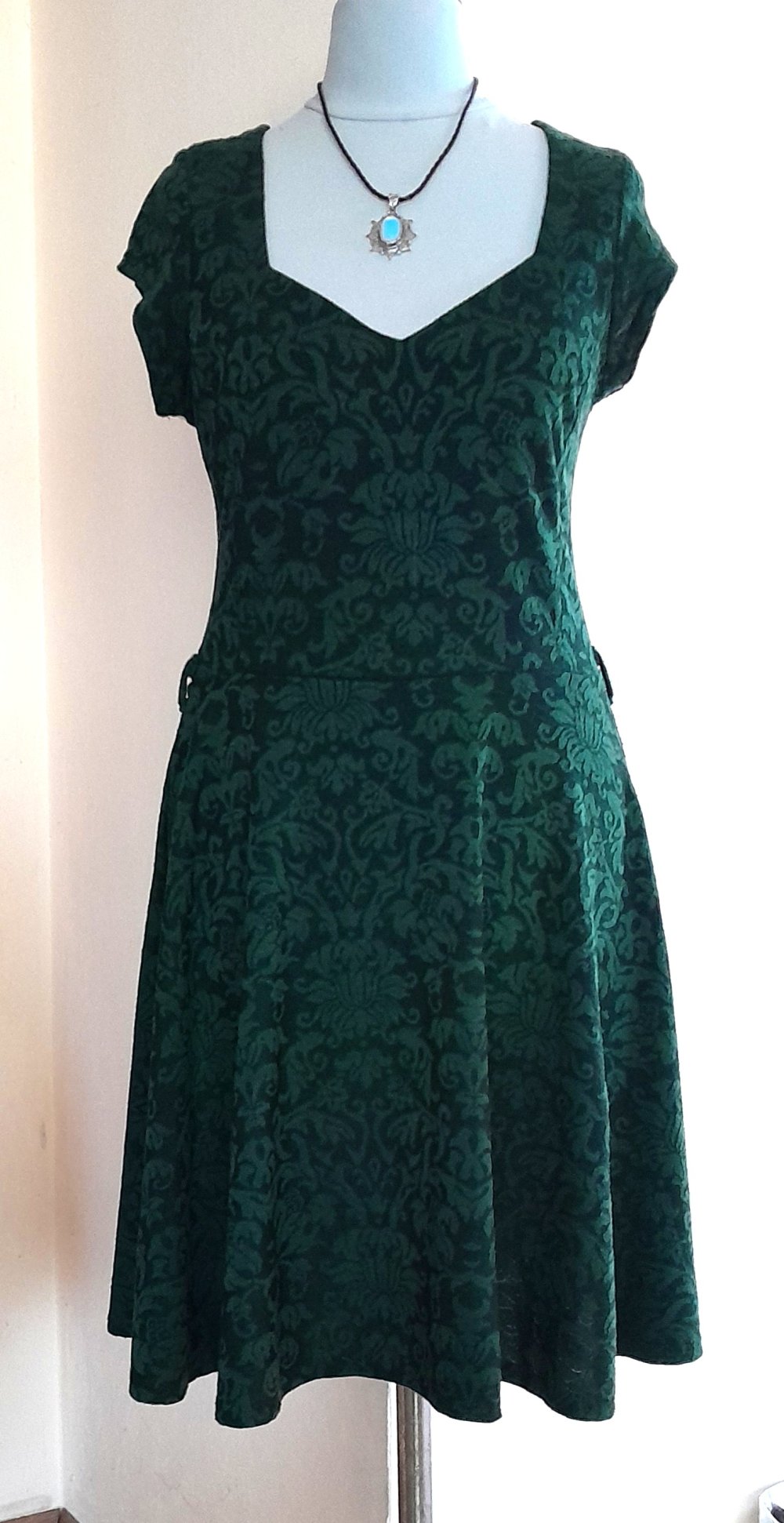 Waldgrünes, gemustertes Skaterkleid, Gr.S