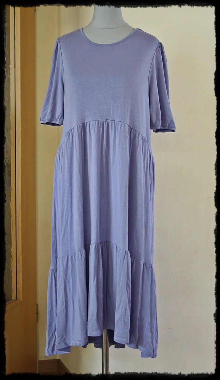 Wunderschönes, fliederfarbenes Oversize Midikleid, Gr.S