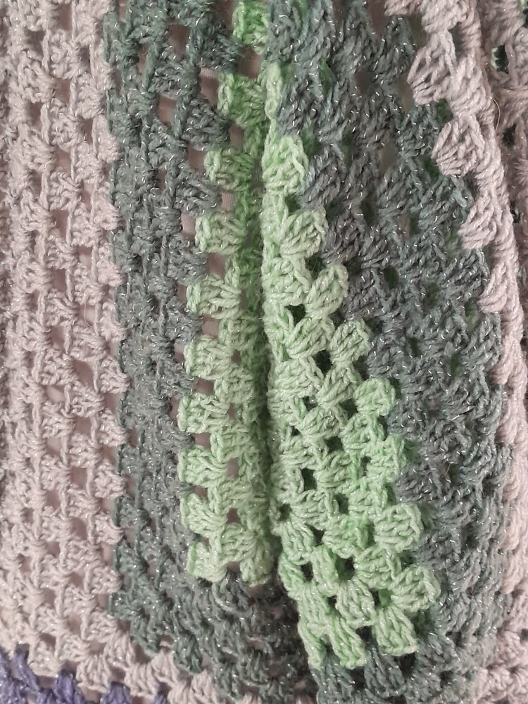Lockerer, einzigartiger Cardigan in Blau- und Grüntönen, Gr.S/M