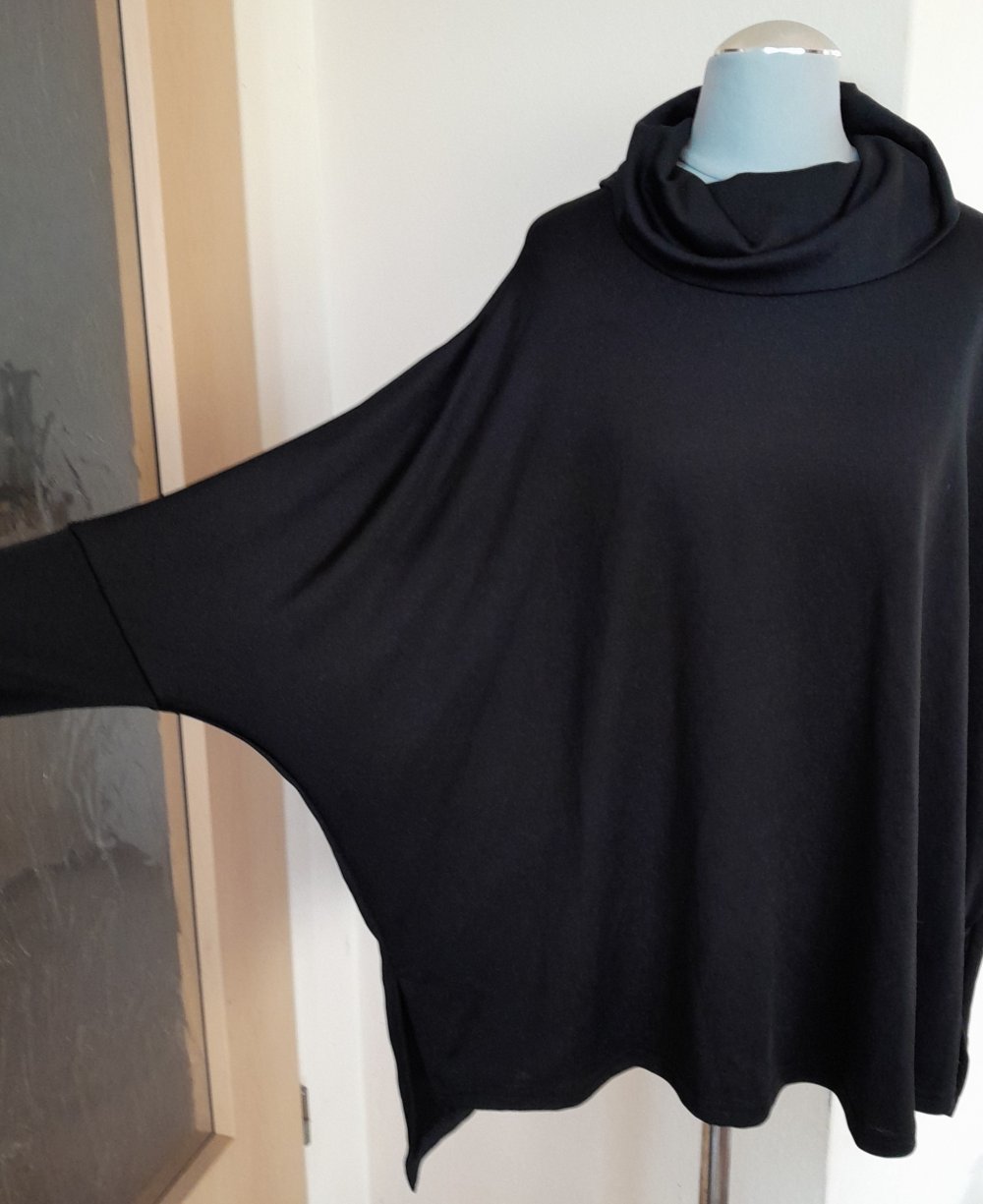 Schwarzes Oversize Top mit Fledermausärmeln und Rollkragen, Gr.M