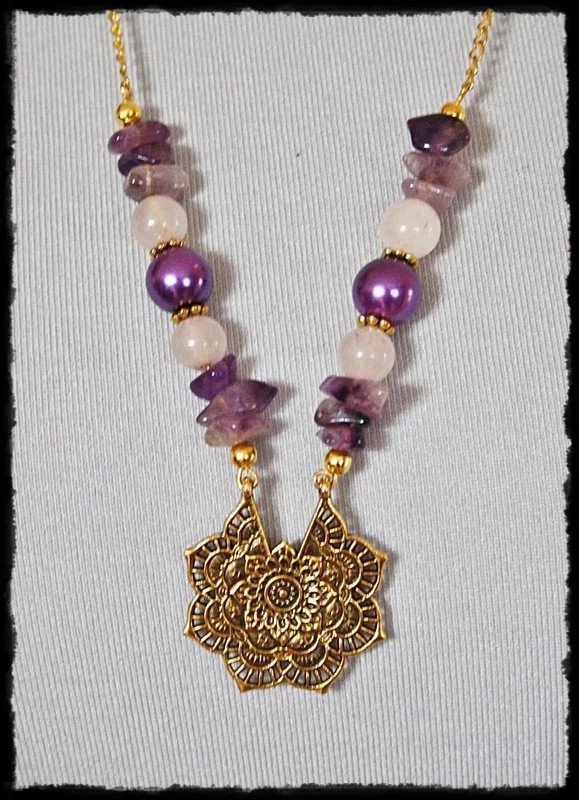 Wunderschönes, einzigartiges Mandala Collier in Gold, mit Rosenquarz und Amethyst