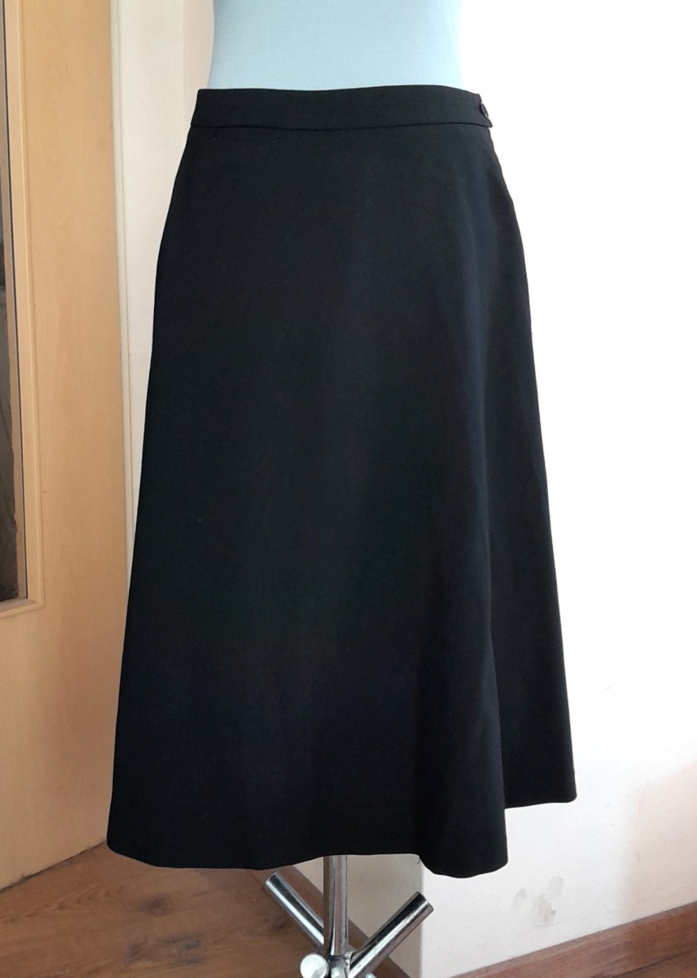 Wunderschöner High Waist Midirock in Schwarz, Gr.S